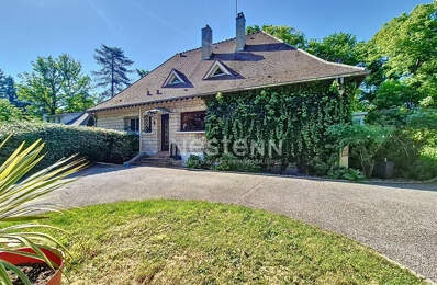 Maison Lamorlaye 7 pièce(s) 226 m2, parc 4000 m² avec piscine chauffée — photo du bien