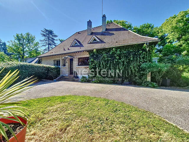 Maison Lamorlaye 7 pièce(s) 226 m2, parc 4000 m² avec piscine chauffée — photo du bien