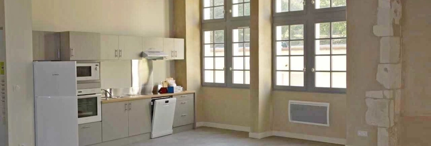 Appartement  77 m² à louer à Lussan (30580)