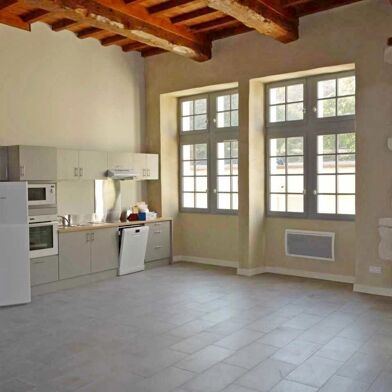 Appartement  599 €