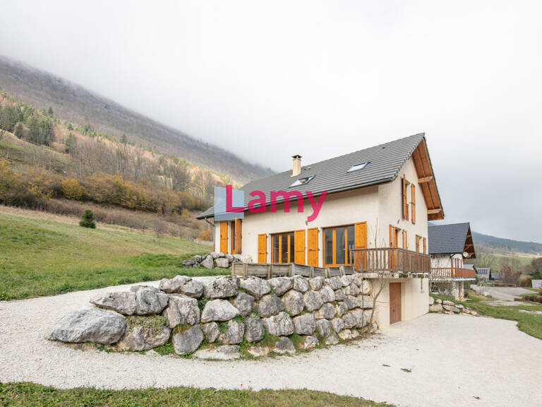 Maison avec garage et grand terrain — photo 1