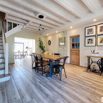 Maison 5 pièces 377000 €