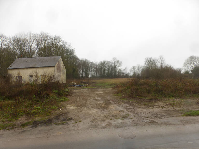 SUPERBE TERRAIN A BATIR VIABILISE DE 6200 M2 DONT UN TIER ES — photo 1