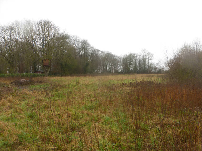 SUPERBE TERRAIN A BATIR VIABILISE DE 6200 M2 DONT UN TIER ES — photo 1