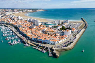 Commerce  472500 €