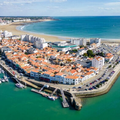 Commerce  472500 €