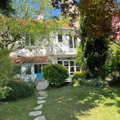 Maison 6 pièces 748800 €