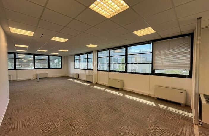 BUREAUX à LOUER — photo 4