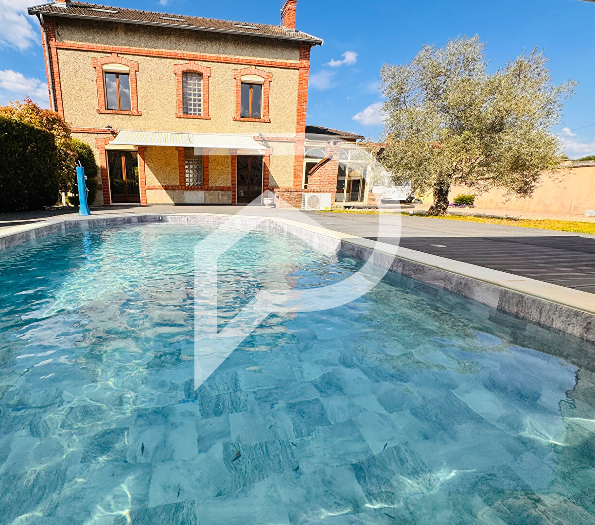 Villa / Maison 9 pièces  à vendre Pontfaverger-Moronvilliers 51490