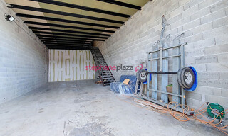 Commerce  190 m² à louer à Montauroux (83440)