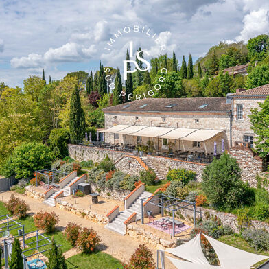 Maison 20 pièces 1370000 €