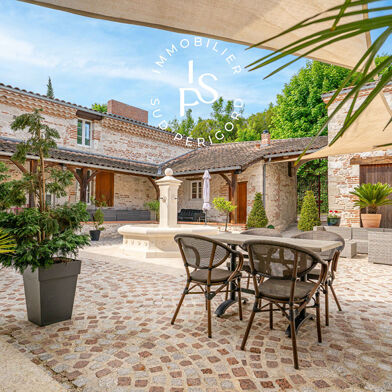 Maison 20 pièces 1370000 €