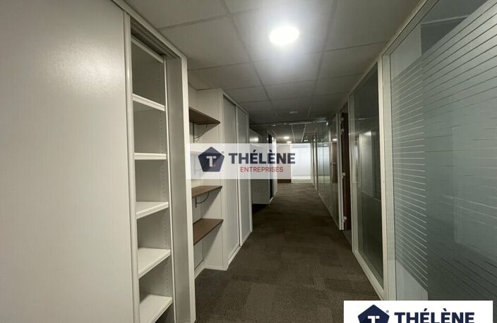 BUREAUX à LOUER — photo 4