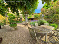 Maison de famille en pierres en centre village — photo 2
