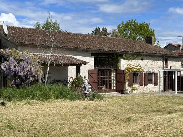 Maison en pierre de 6 pièces principales — photo 1