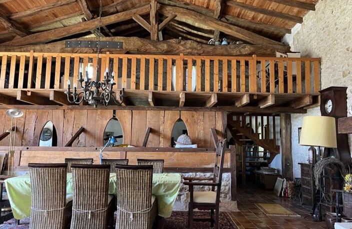 Maison en pierre de 6 pièces principales — photo 3