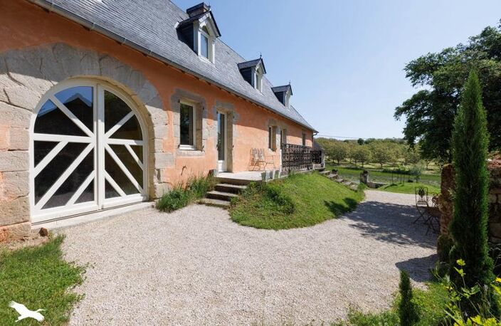 Maison en pierre de 6 pièces principales — photo 2