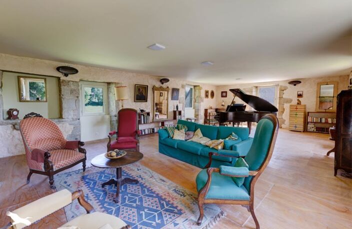 Maison en pierre de 6 pièces principales — photo 3