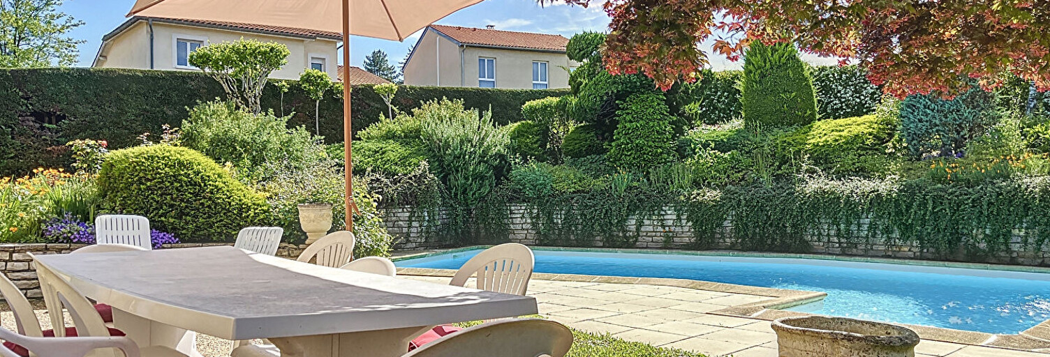 Maison 6 Pièces 125 m² à vendre à Saint-Genis-Laval (69230)