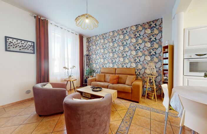 A VENDRE - SECTEUR LUTON - CHARMANTE MAISON AVEC COUR ET 4 CHAMB — photo 2