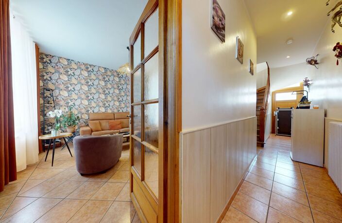 A VENDRE - SECTEUR LUTON - CHARMANTE MAISON AVEC COUR ET 4 CHAMB — photo 5