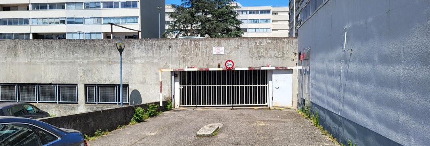 Garage   m² à vendre à Rillieux-la-Pape (69140)