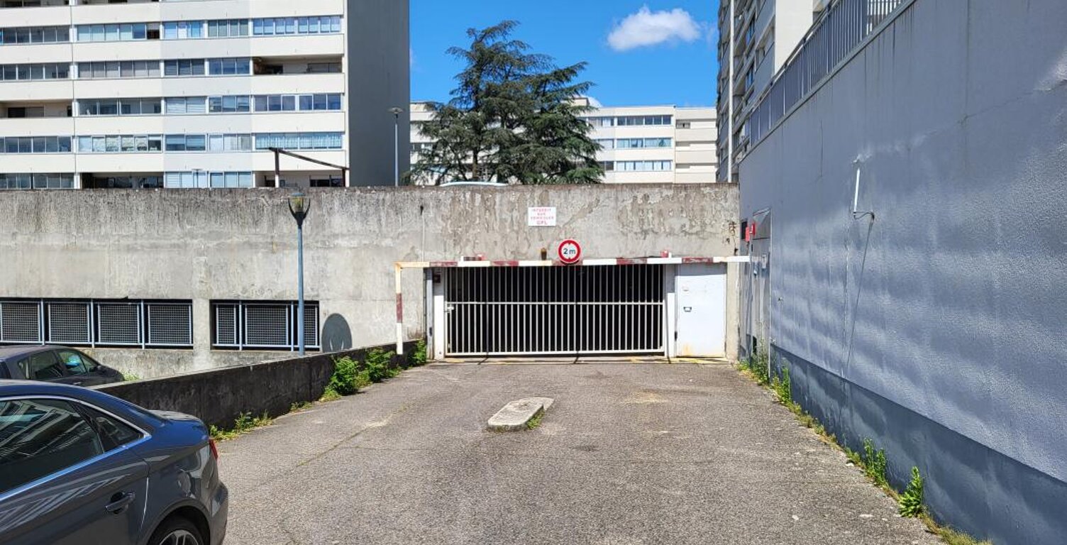 Garage dans copropriété sécurisé — photo 1