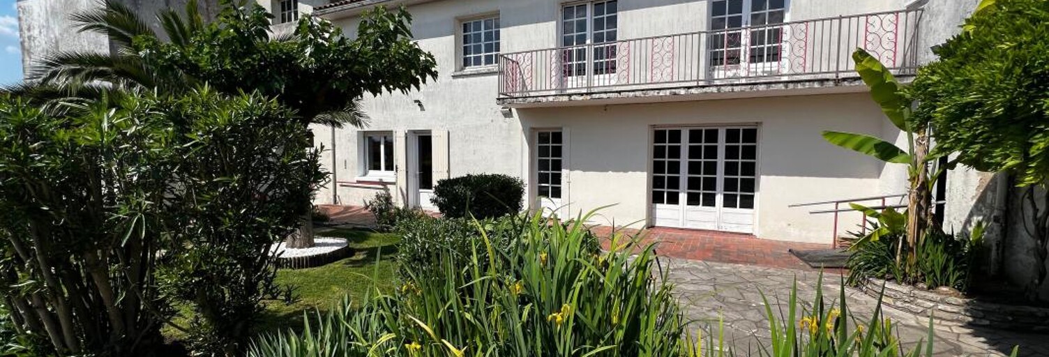 Maison 9 Pièces 186 m² à vendre à Mortagne-sur-Gironde (17120)