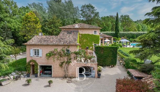 Villa / Maison 7 pièces  à vendre Aix-en-Provence 13100