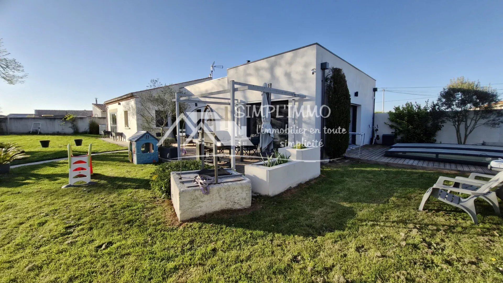 Villa / Maison  T4 à vendre Saint-Sulpice-d'Arnoult 17250