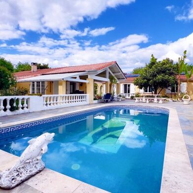 Maison 10 pièces 618000 €