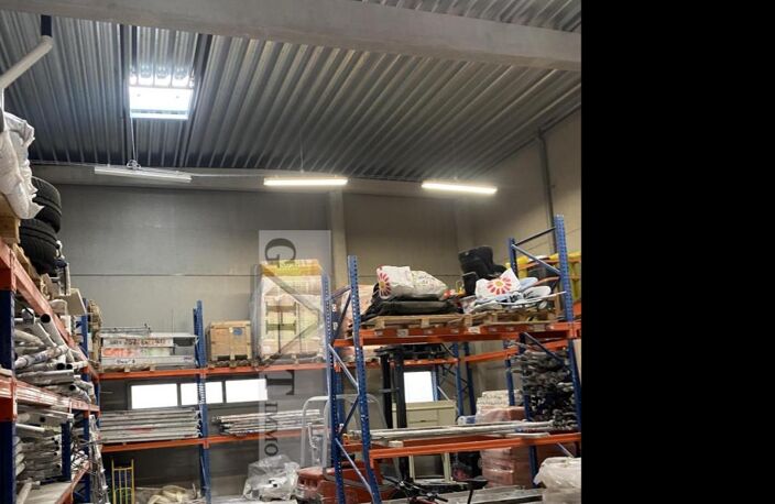 ENTREPOT BUREAUX 400 M² A VENDRE A BUSSY SAINT GEORGES — photo 2