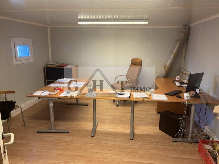 ENTREPÔT BUREAUX A VENDRE A GENNEVILLIER — photo 1