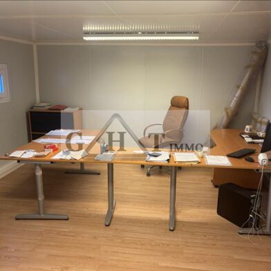 Local industriel  1050100 €