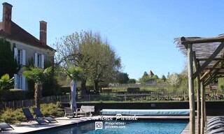 Maison 19 Pièces 590 m² à vendre à Villefranche-de-Lonchat (24610)