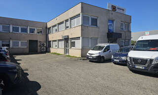 Commerce 1 Pièce 1900 m² à louer à Vaulx-en-Velin (69120)