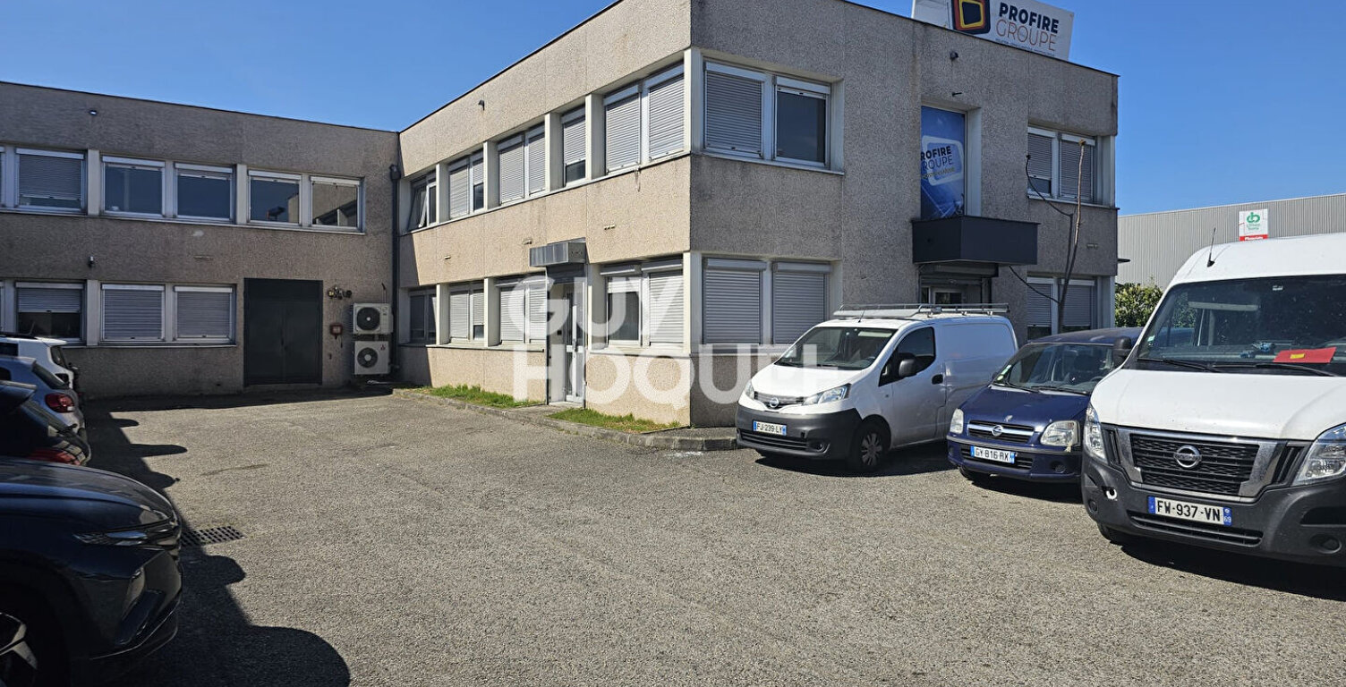 local — photo 1