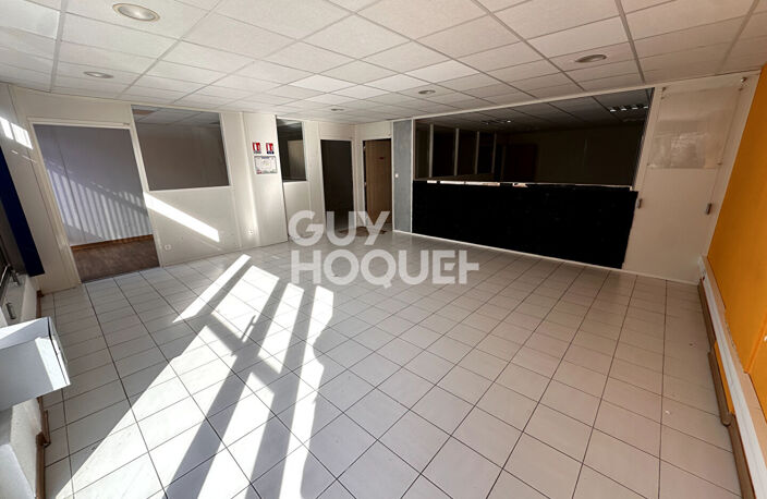 Murs de Bureaux - Local commercial avec vitrine, 160 m² avec parkings - A vendre à Perpignan (66000) Quartier La Lunette — photo 2