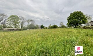 Terrain  3293 m² à vendre à Chapdes-Beaufort (63230)
