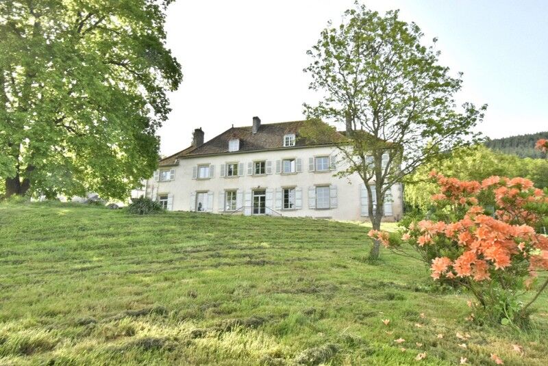 Propri&eacute;t&eacute;  T18 à vendre Autun 71400