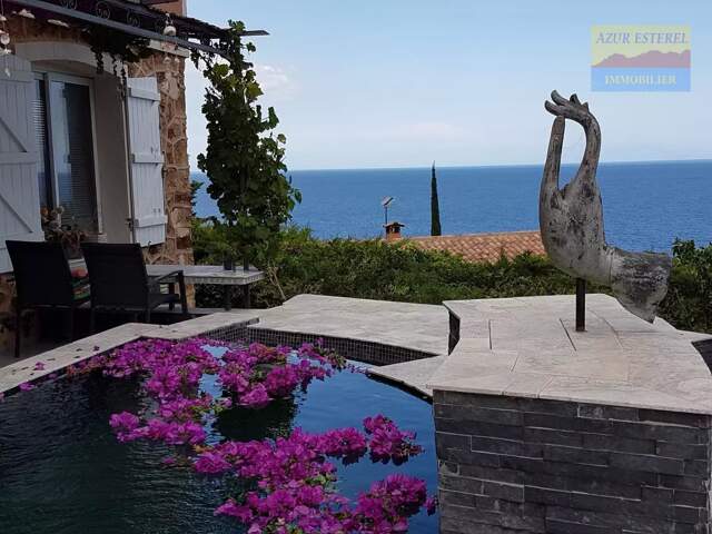 BIEN ATYPIQUE AVEC VUE MER & SPA PRIVATIF — photo du bien