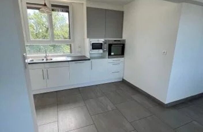 appartement  moderne entièrement rénové à Golbey — photo 3