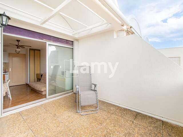 Parking + Appartement — photo du bien