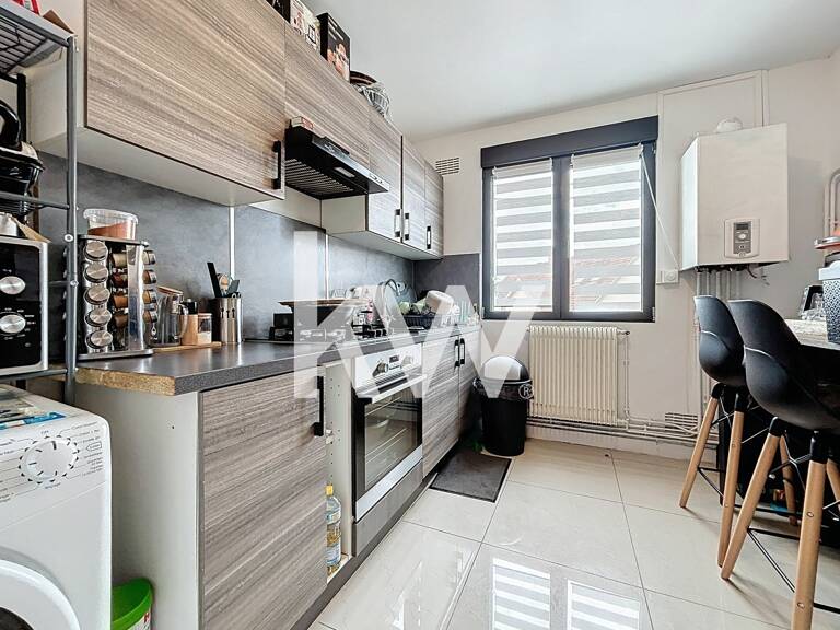 SUPERBE APPARTEMENT DE TYPE 4 - ENTIÈREMENT RÉNOVÉ — photo 1