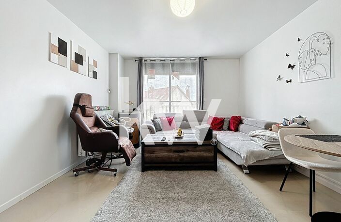 SUPERBE APPARTEMENT DE TYPE 4 - ENTIÈREMENT RÉNOVÉ — photo 3
