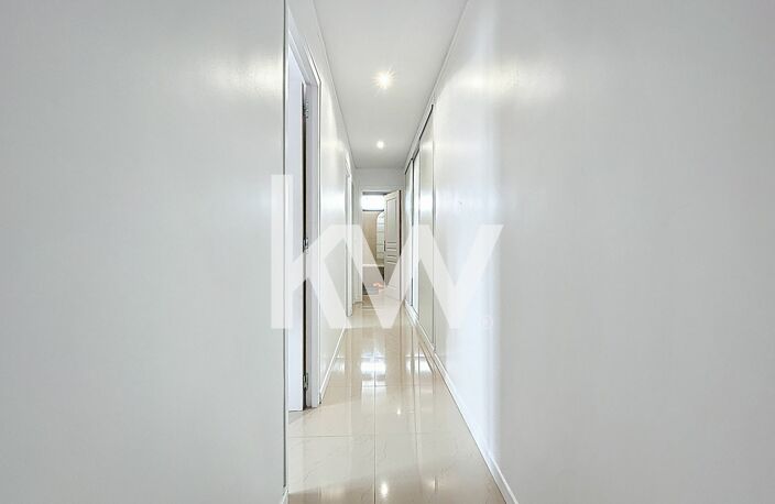 SUPERBE APPARTEMENT DE TYPE 4 - ENTIÈREMENT RÉNOVÉ — photo 5