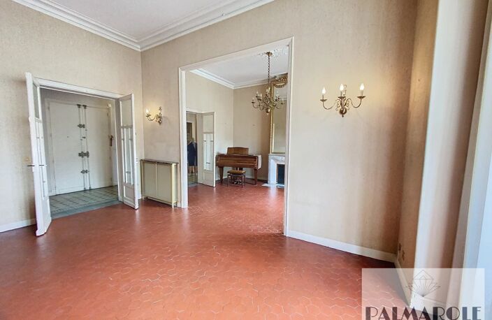 Perpignan Castillet t4 balcons dans immeuble bourgeois — photo 2