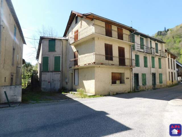 Maison 5 pièces 98 m² à Massat — photo du bien