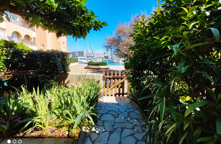 RARE   T3 avec jardin, calme absolu & accès direct port/plag — photo 3