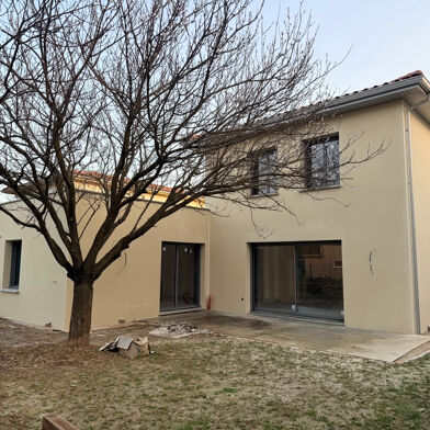 Maison 5 pièces 2450 €